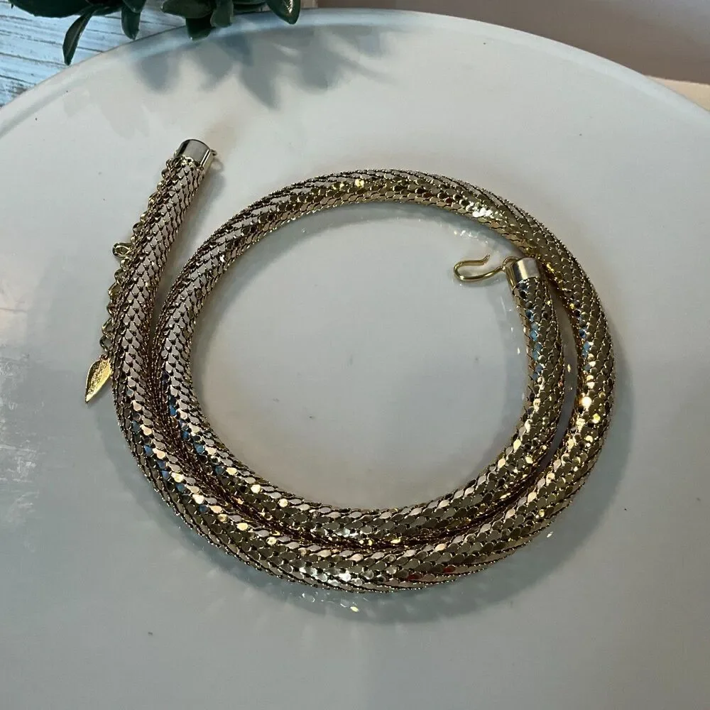 Fabulous vintage 1970's Whiting and Davis gold mesh belt 27" must see - Picture 1 of 5
